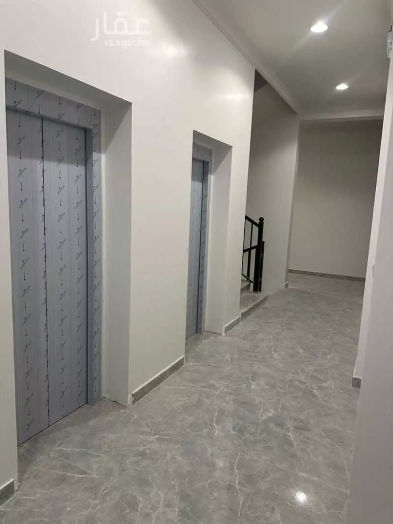 928 sqm building in Al Hamra 3