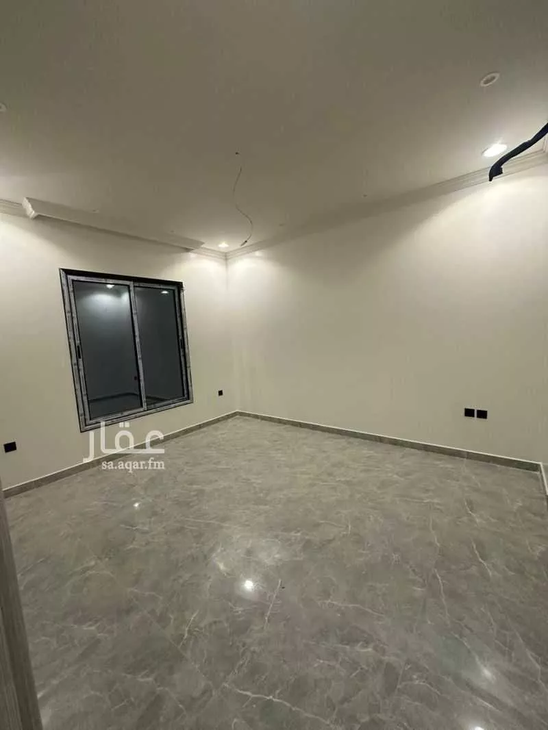928 sqm building in Al Hamra 4