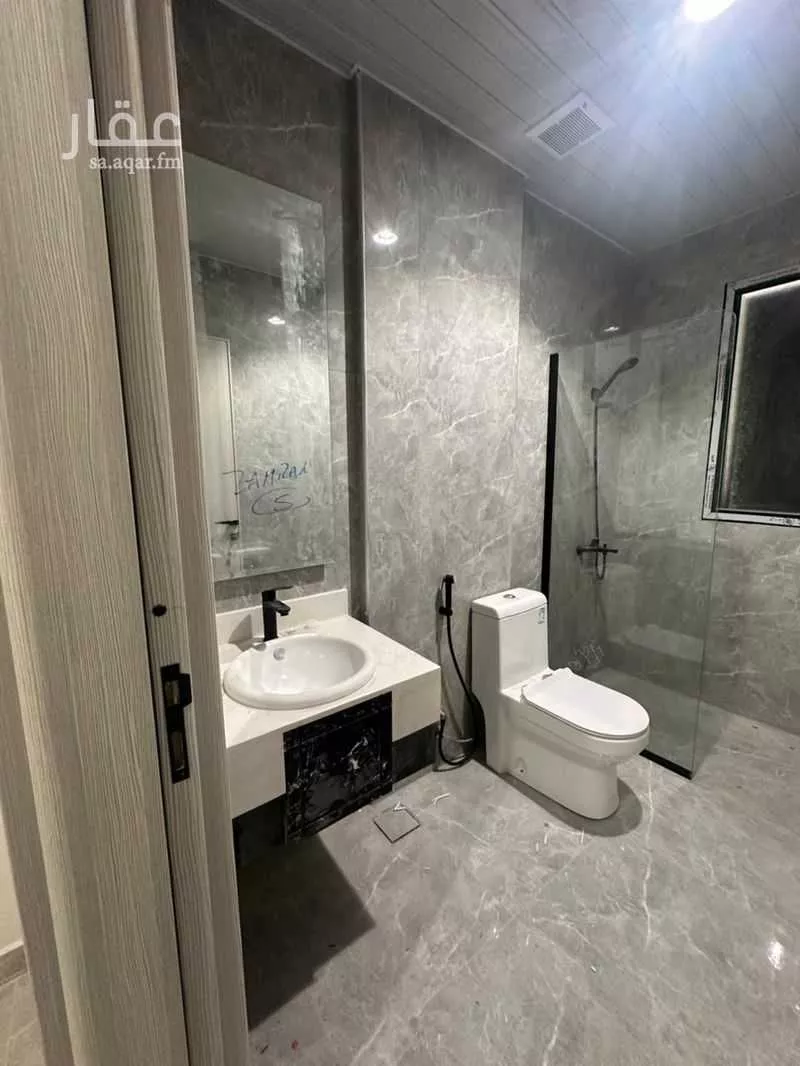 928 sqm building in Al Hamra 5
