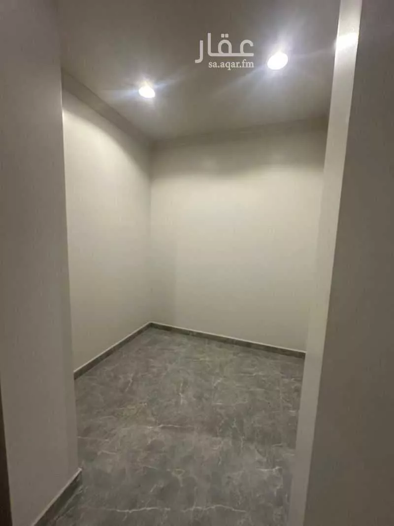928 sqm building in Al Hamra 7