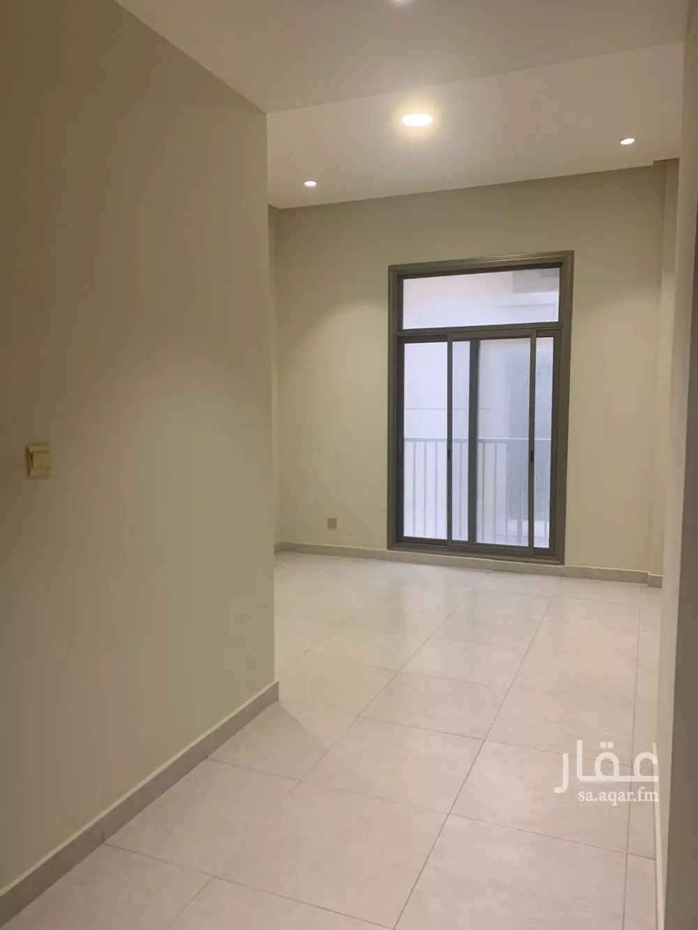 714 sqm building in Al Olaya 4