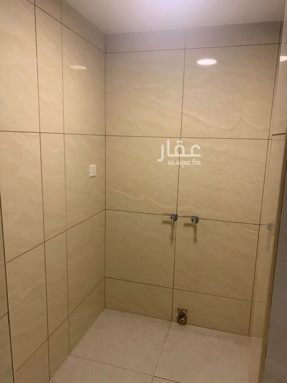 714 sqm building in Al Olaya 5