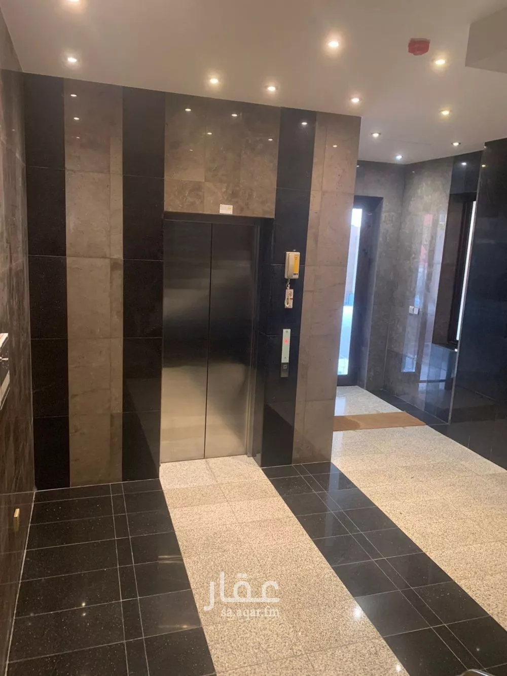 714 sqm building in Al Olaya 6