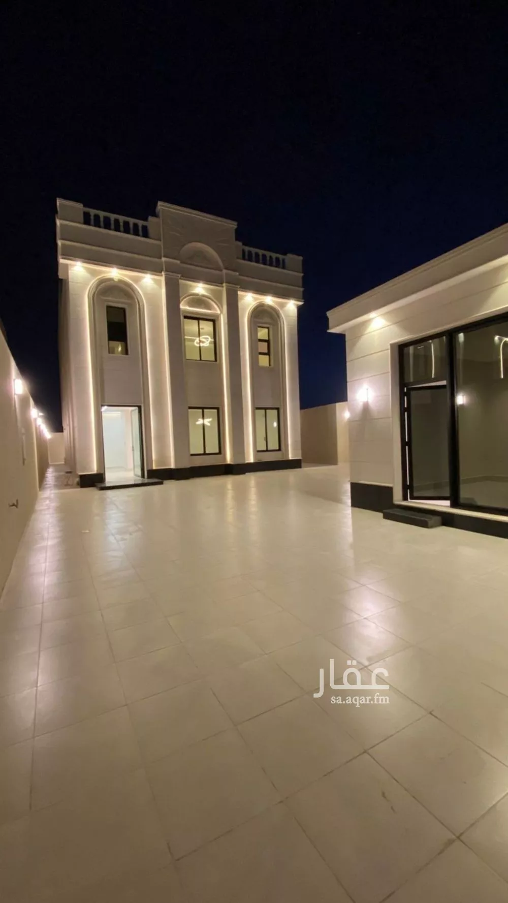 فيلا 7 غرف في العقيق 2