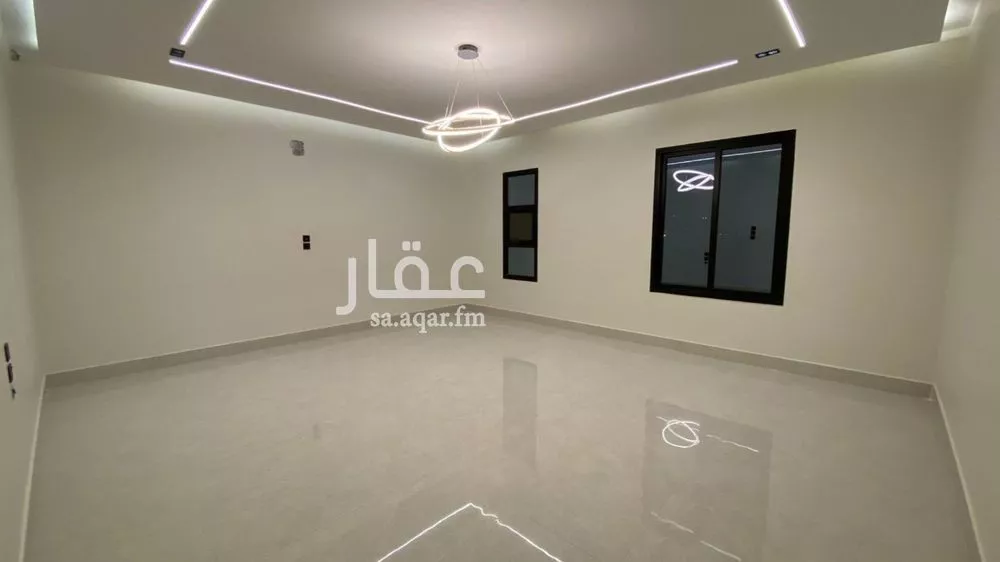 فيلا 7 غرف في العقيق 4