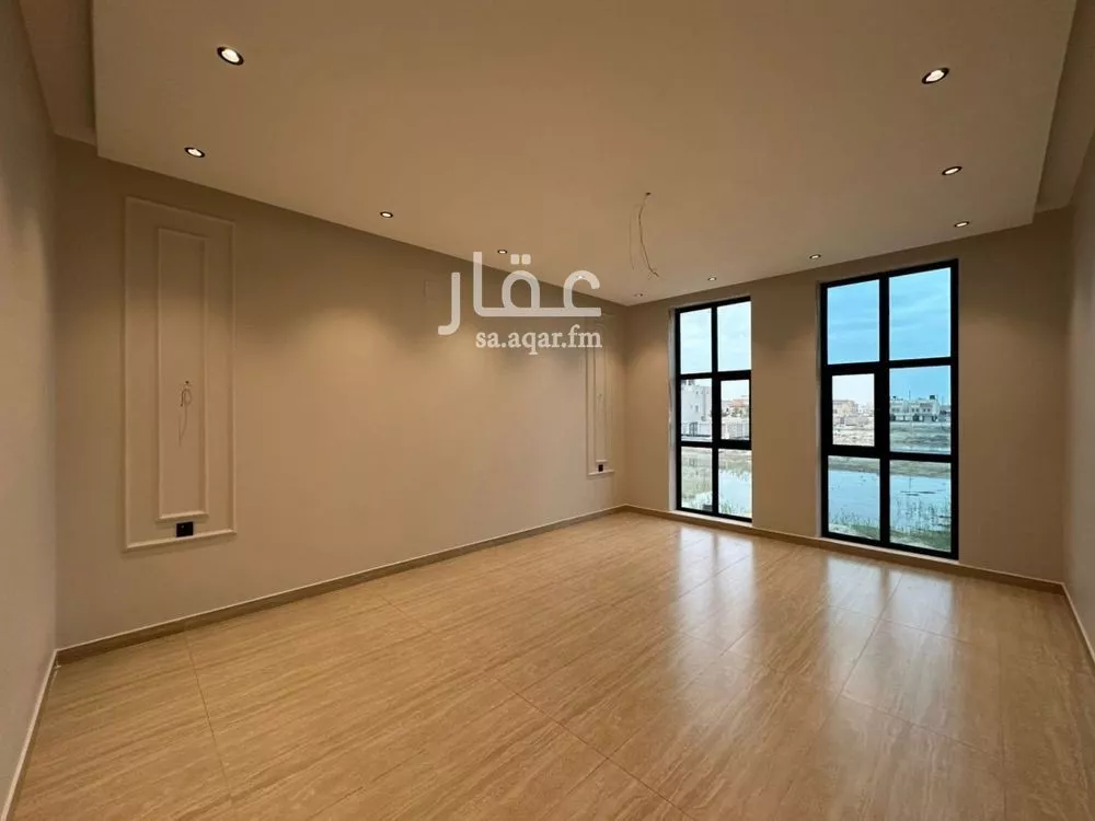 فيلا 7 غرف في العقيق 8