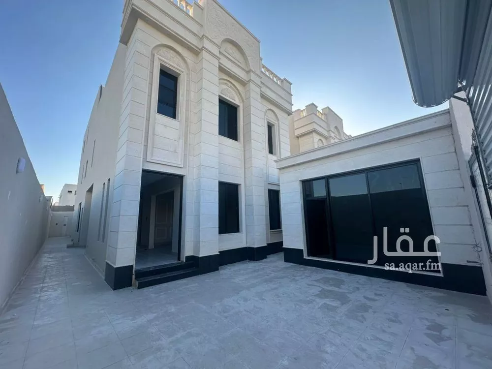 7 bedroom villa in Al Shiraa 9