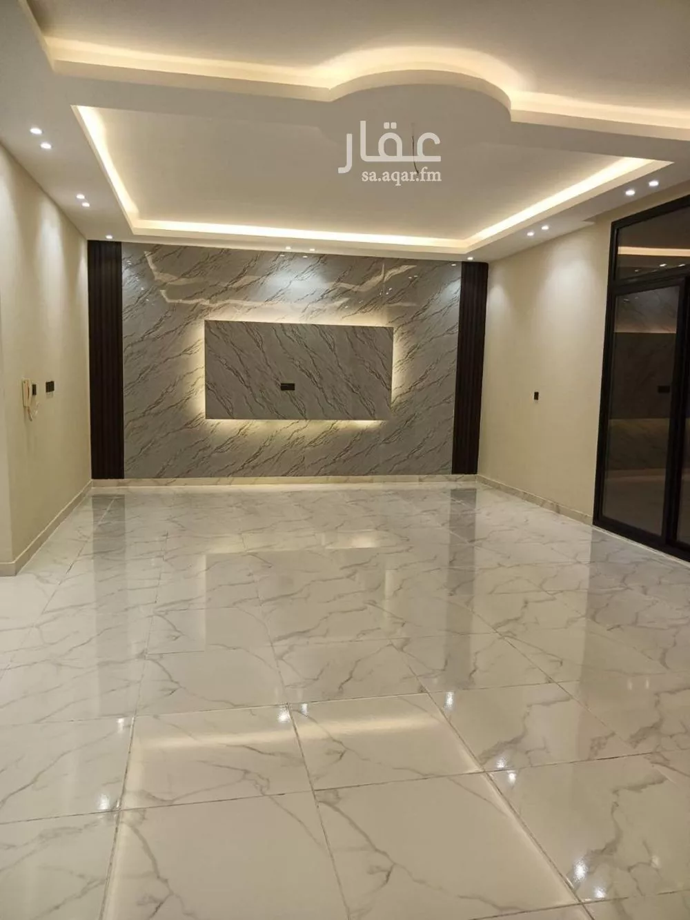 6 bedroom villa in Al Amwaj 6