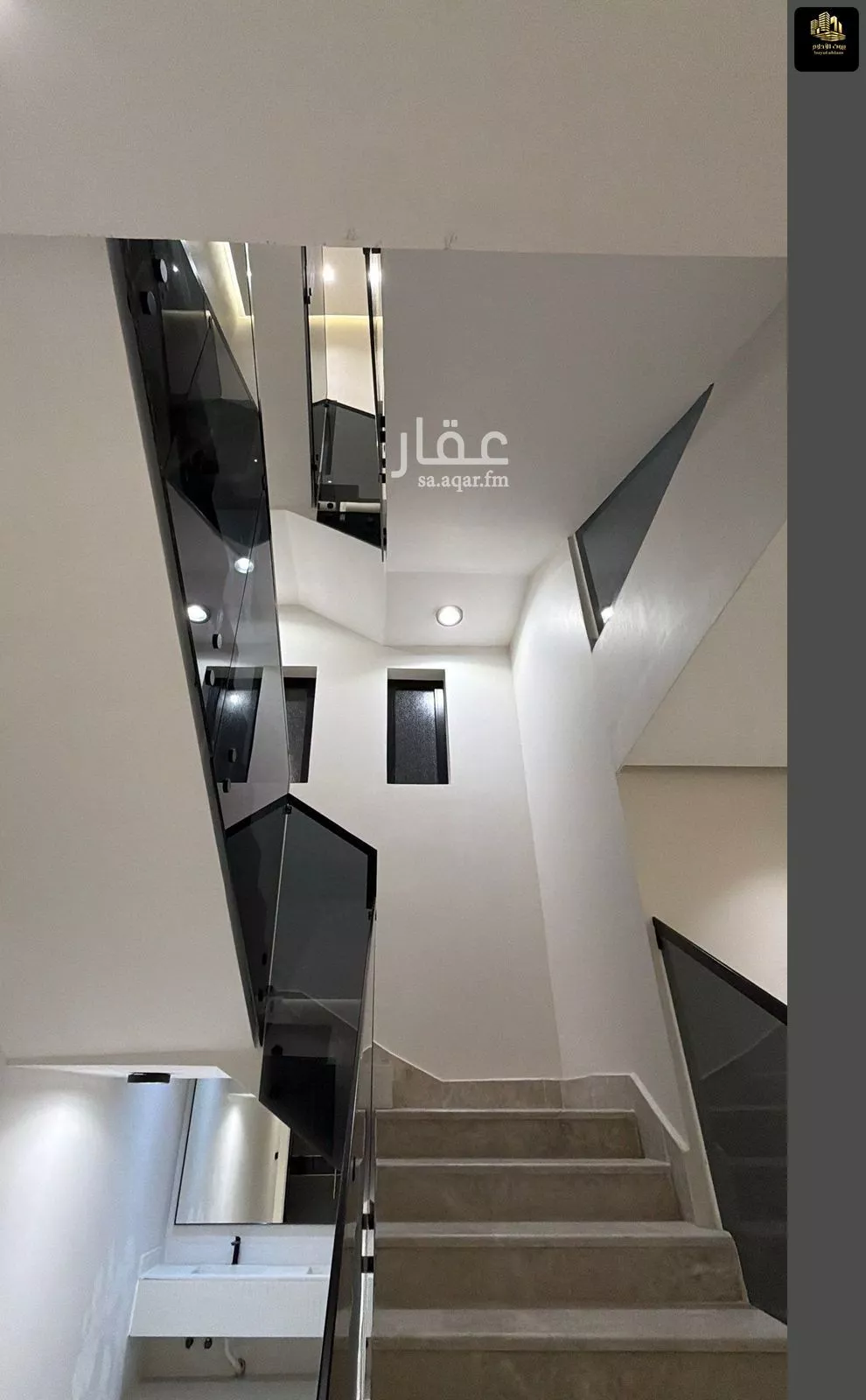 فيلا 6 غرف في الأمواج 10