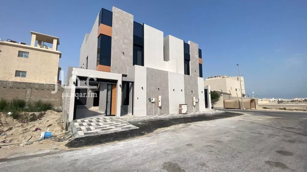 7 bedroom villa in As Sawari 8