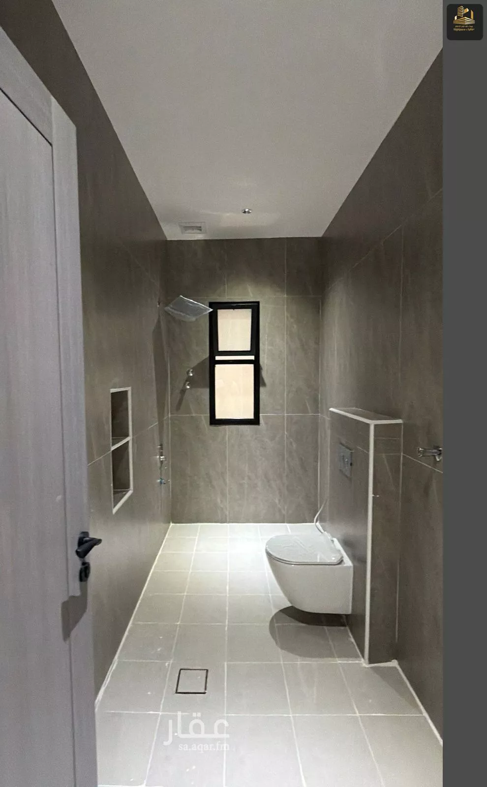 6 bedroom villa in Al Amwaj 16
