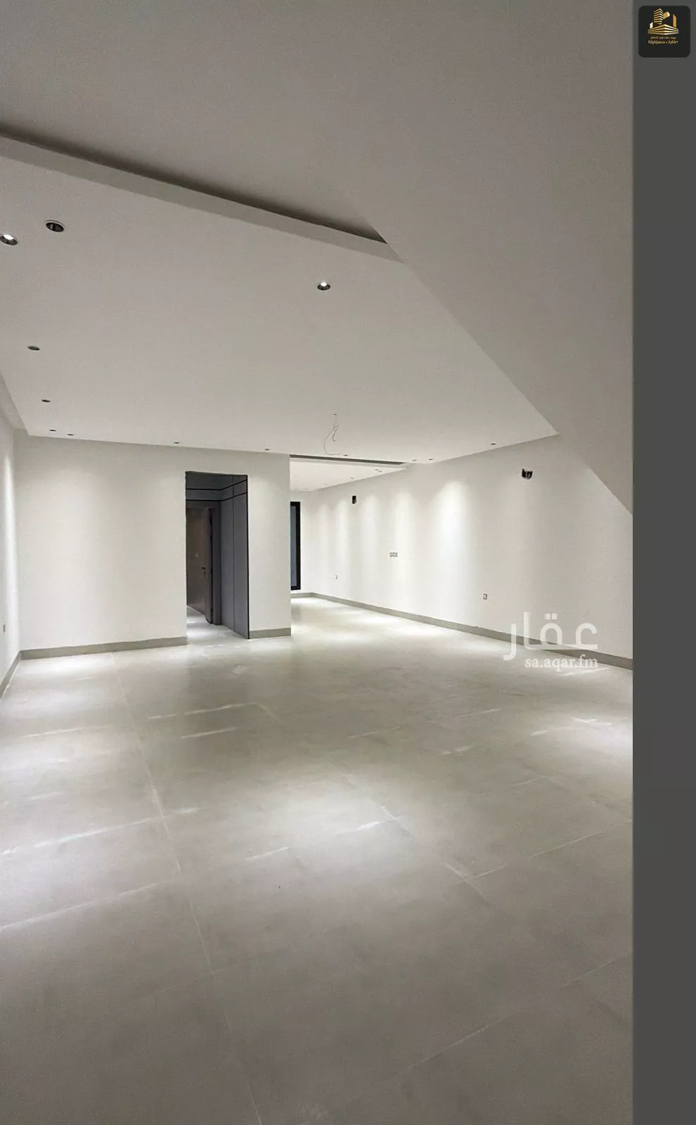 6 bedroom villa in Al Amwaj 17