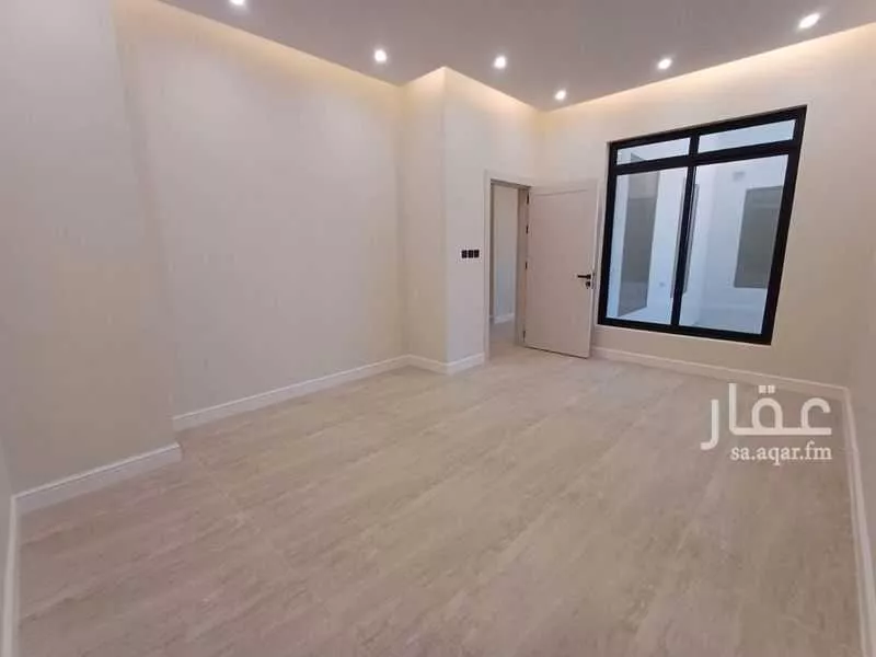 5 bedroom villa in Al Buhairah 11