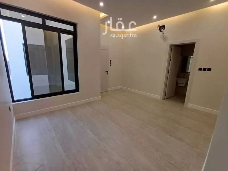5 bedroom villa in Al Buhairah 12