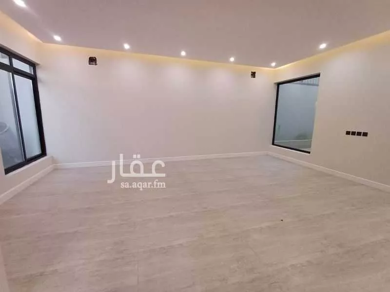 5 bedroom villa in Al Buhairah 16