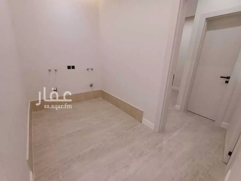 5 bedroom villa in Al Buhairah 18
