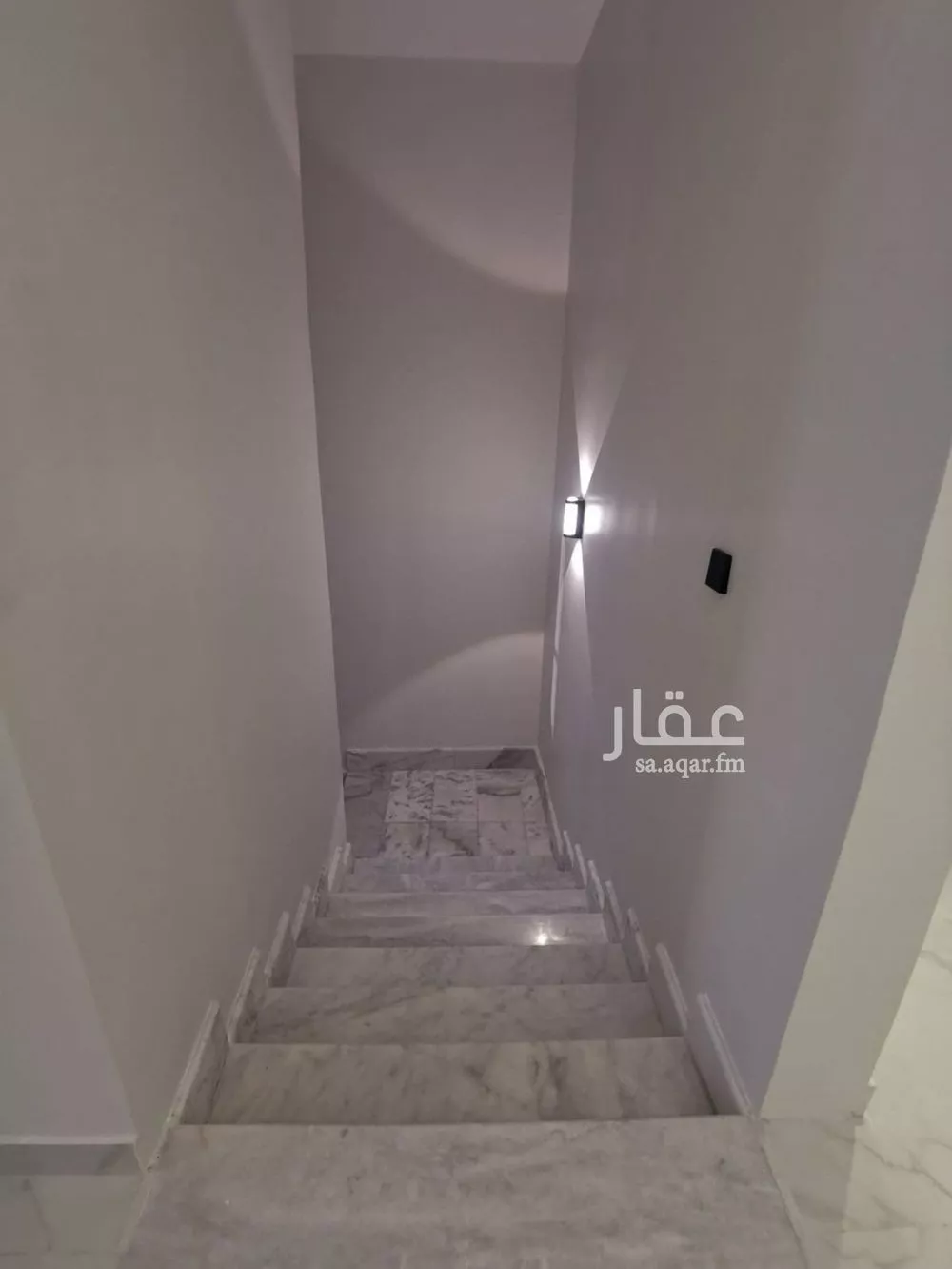 فيلا 4 غرف في العقربية 3