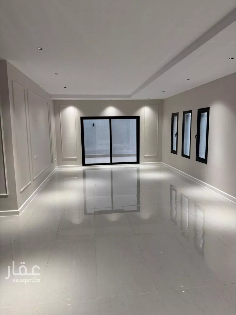 9 bedroom villa in Al Amwaj 6