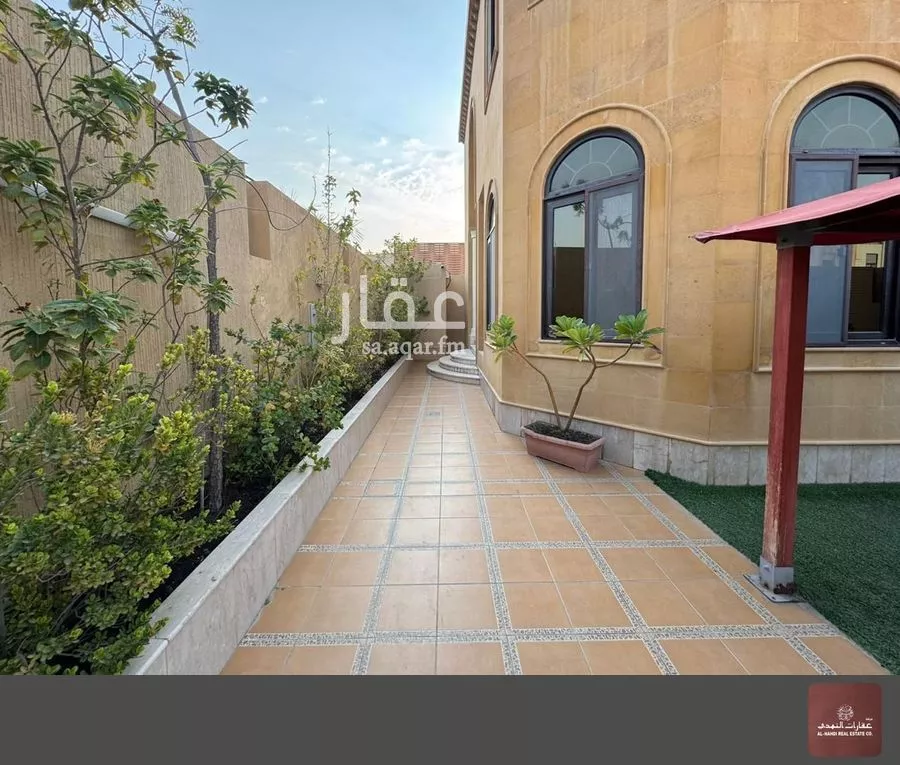 6 bedroom villa in Al Yarmouk 7