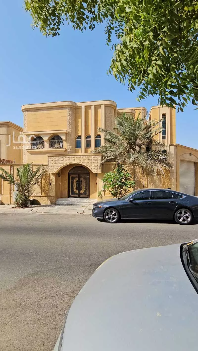 7 bedroom villa in Al Aqrabiyah 2