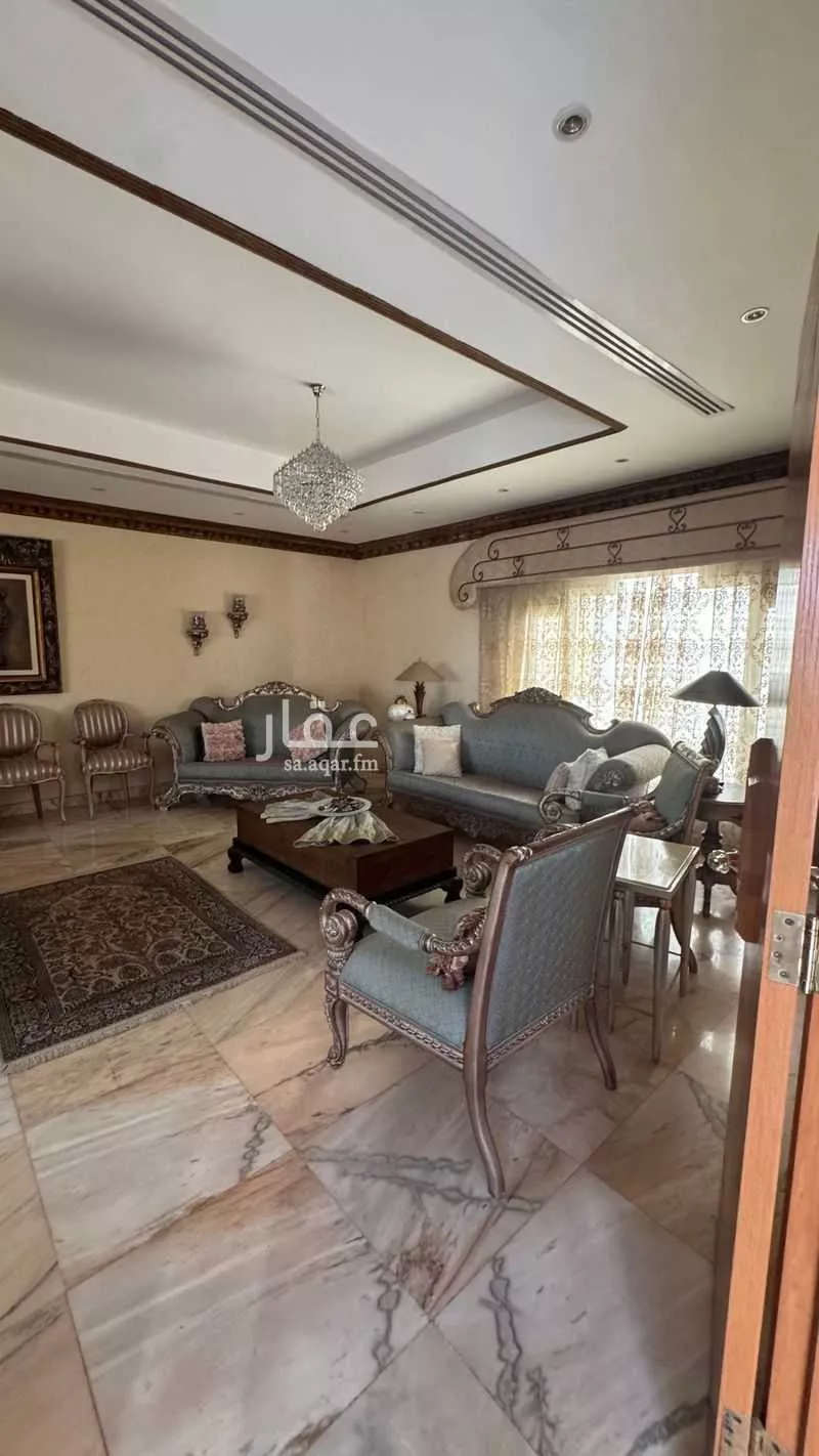 5 bedroom villa in Al Corniche 11