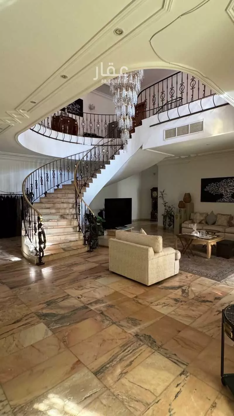 5 bedroom villa in Al Corniche 3