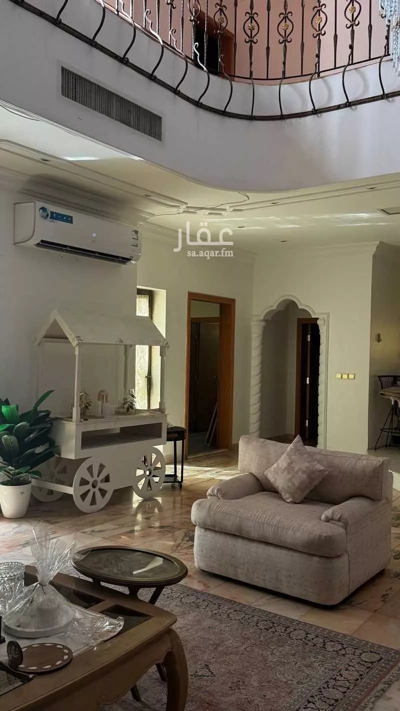 5 bedroom villa in Al Corniche 7
