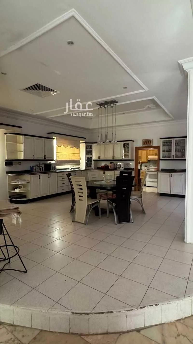 5 bedroom villa in Al Corniche 8