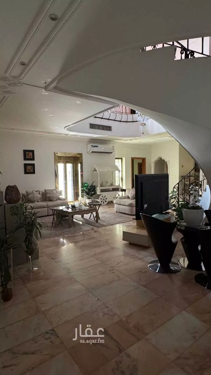 5 bedroom villa in Al Corniche 10