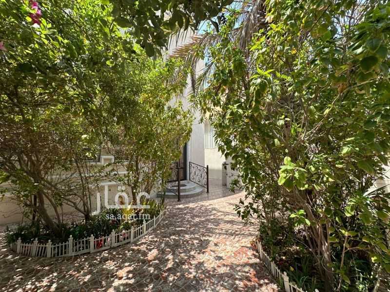 4 bedroom villa in At Tahliyah, Eastern Province 2