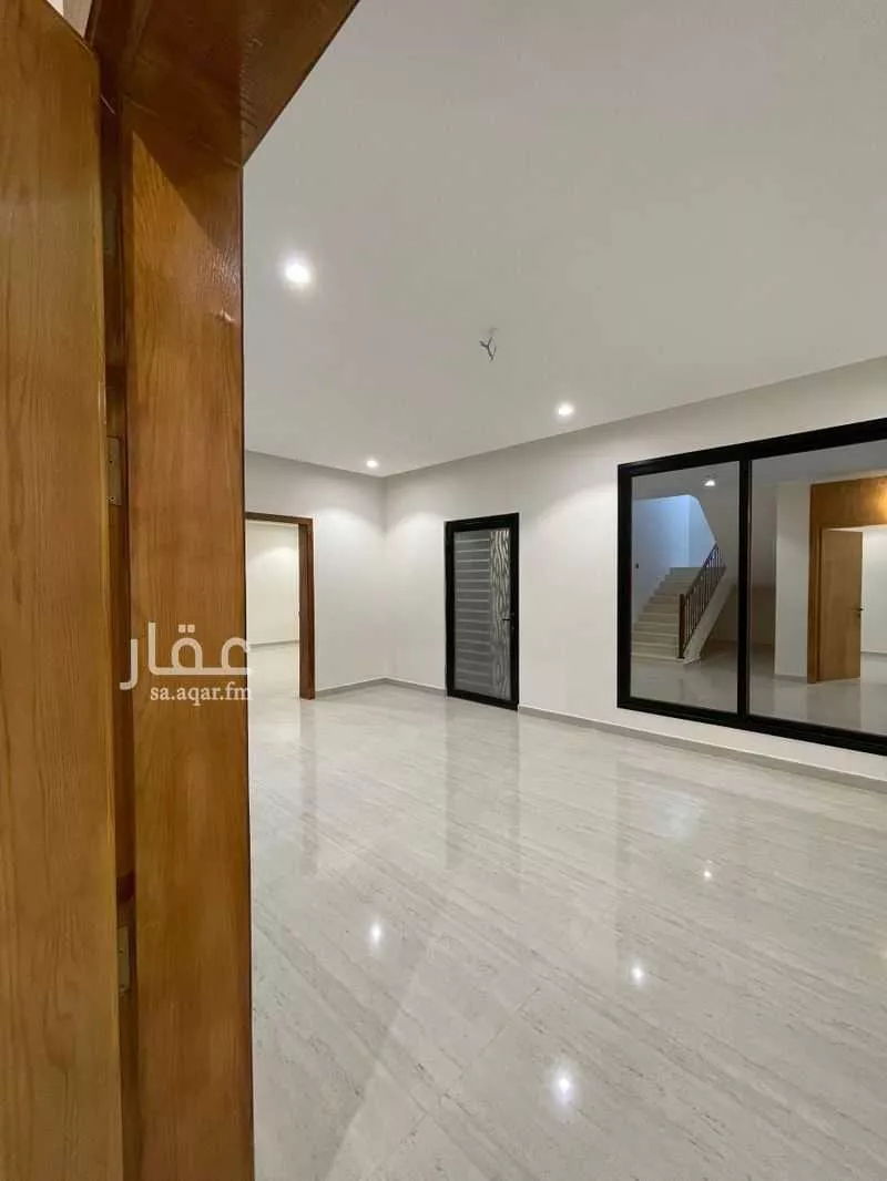5 bedroom villa in As Sawari 8