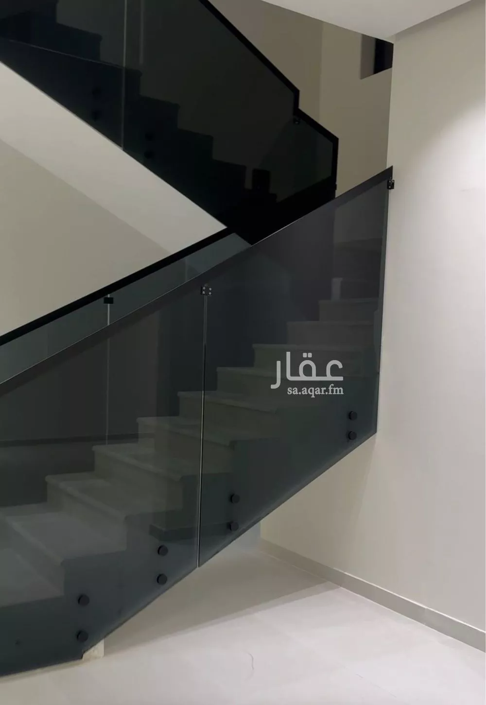 فيلا 9 غرف في الأمواج 4