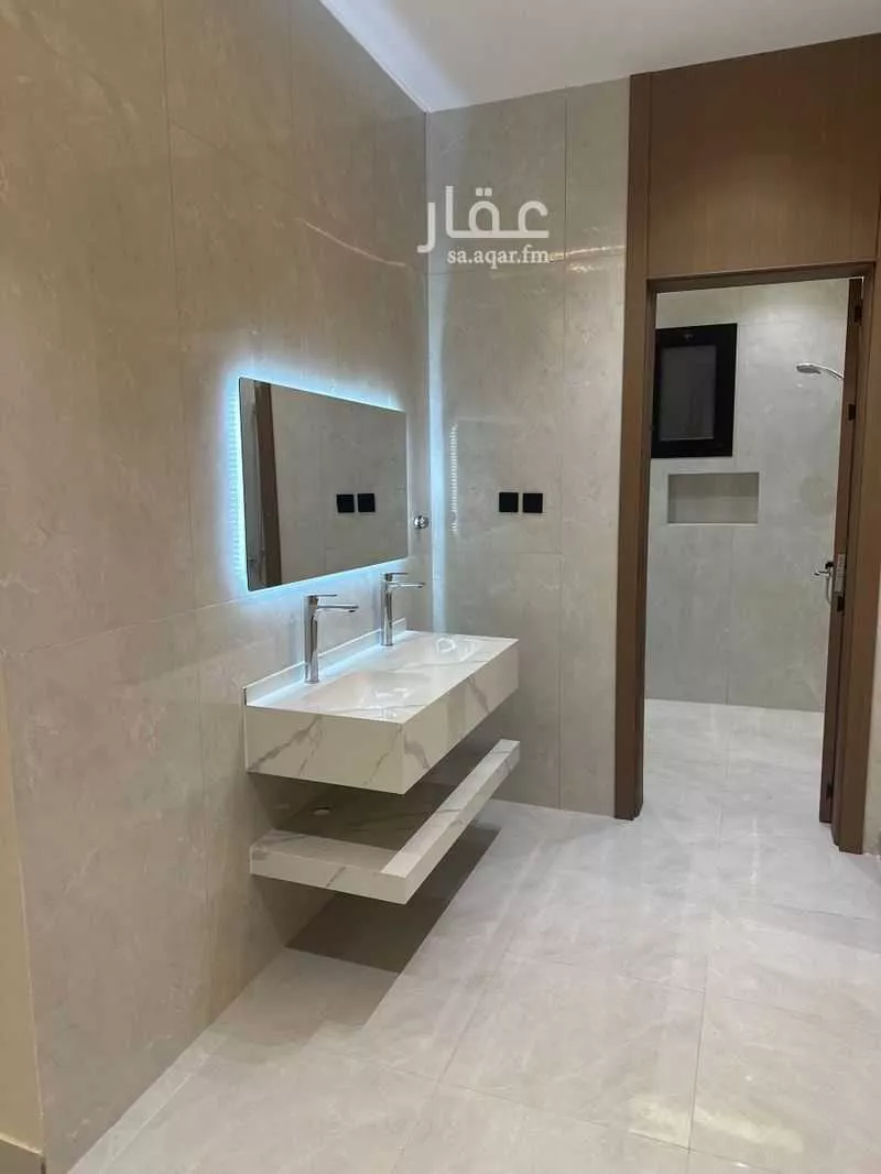 5 bedroom apartment in Al Sakb, Madinah 9