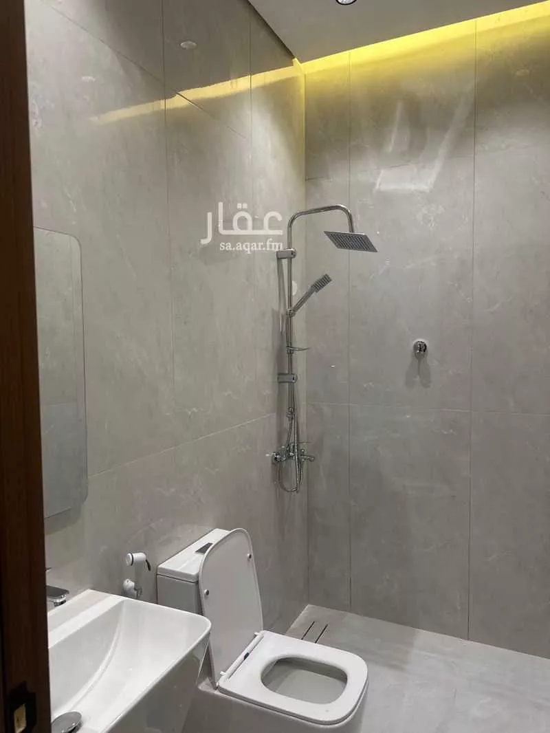 5 bedroom apartment in Al Sakb, Madinah 6