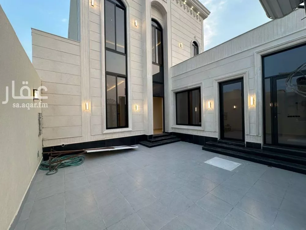 9 bedroom villa in Al Lulu 5