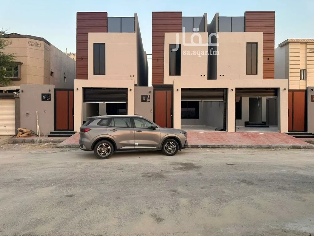 فيلا 7 غرف في العقيق 5