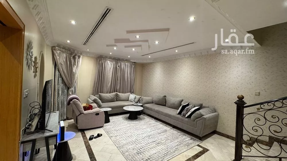 5 bedroom villa in Al Yarmouk 5