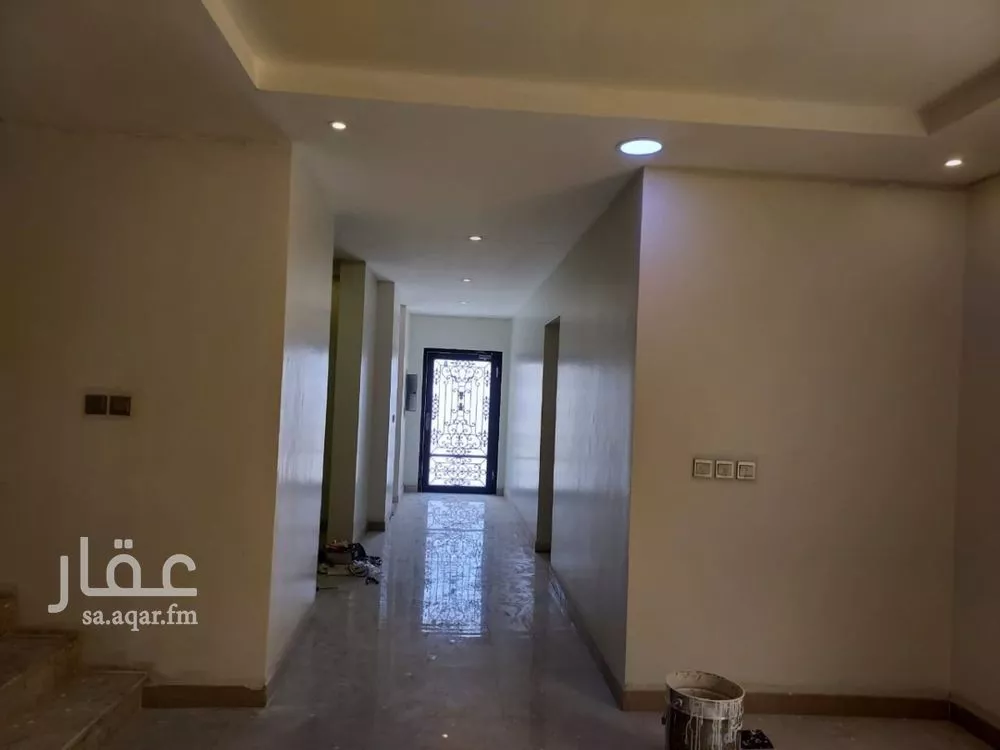 5 bedroom villa in At Tahliyah 18