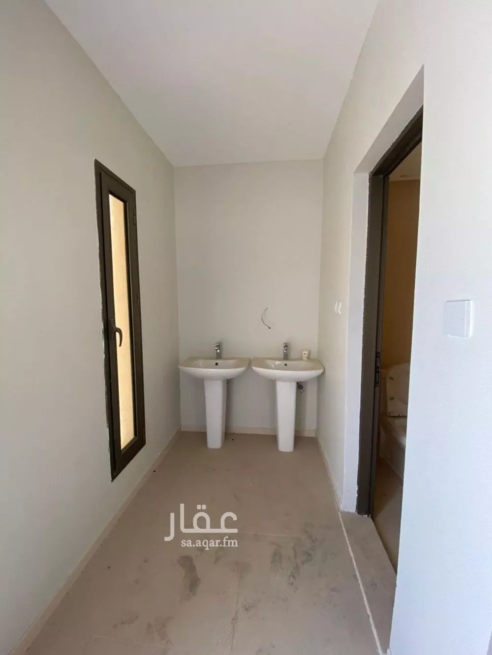 8 bedroom villa in Al Buhairah 3