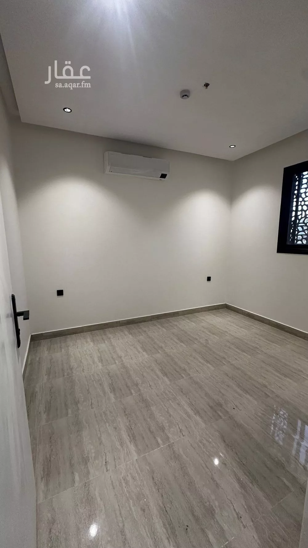 750 sqm building in Dhahrat Laban 8