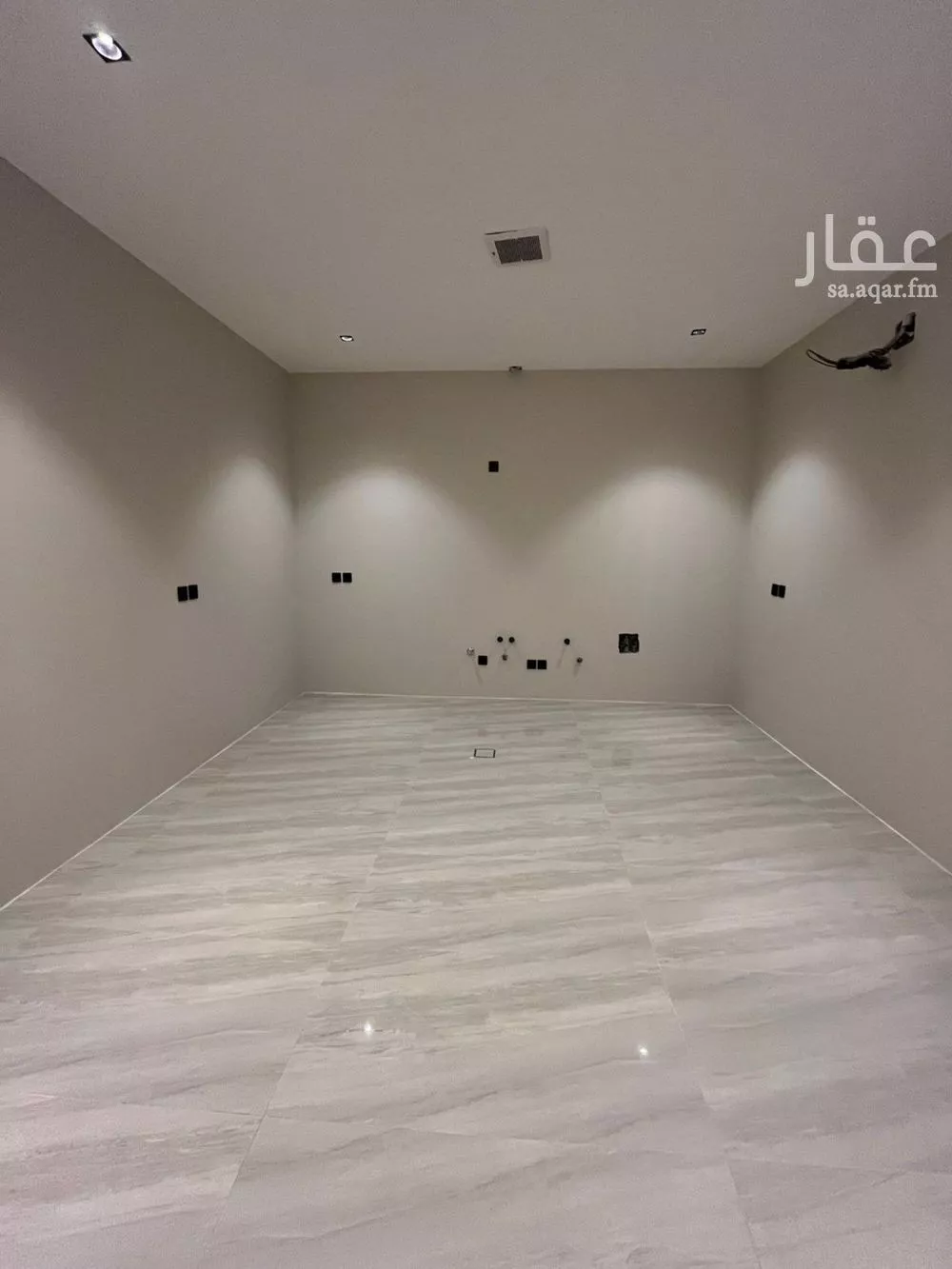 عمارة 400 م² في المهدية 13
