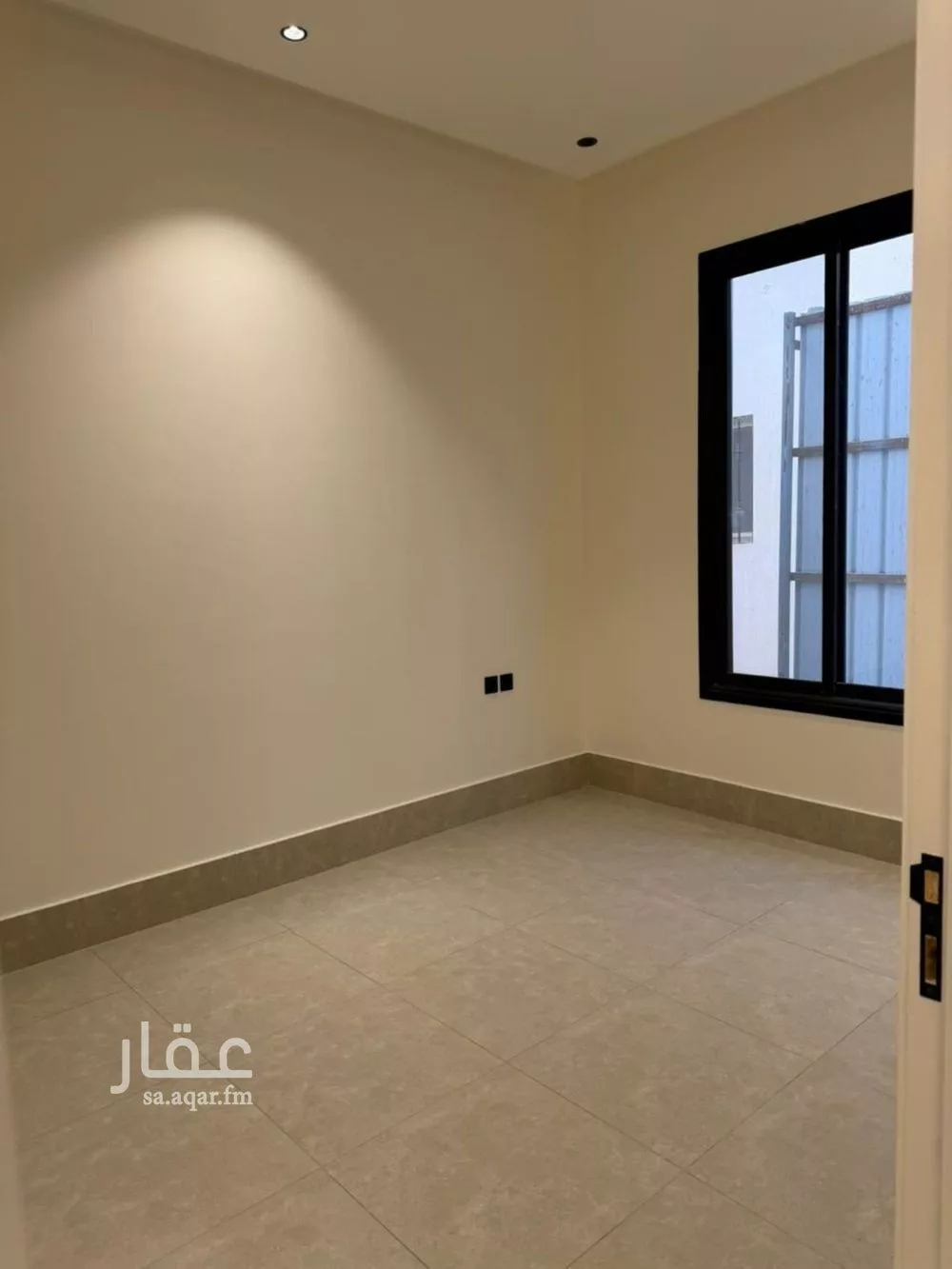 عمارة 400 م² في المهدية 8