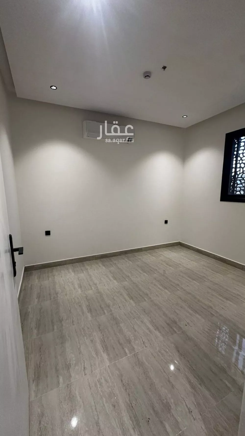 900 sqm building in Dhahrat Laban 3