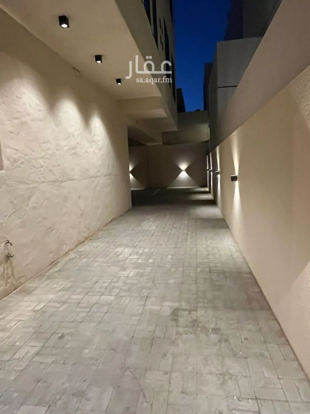 عمارة 400 م² في المهدية 8