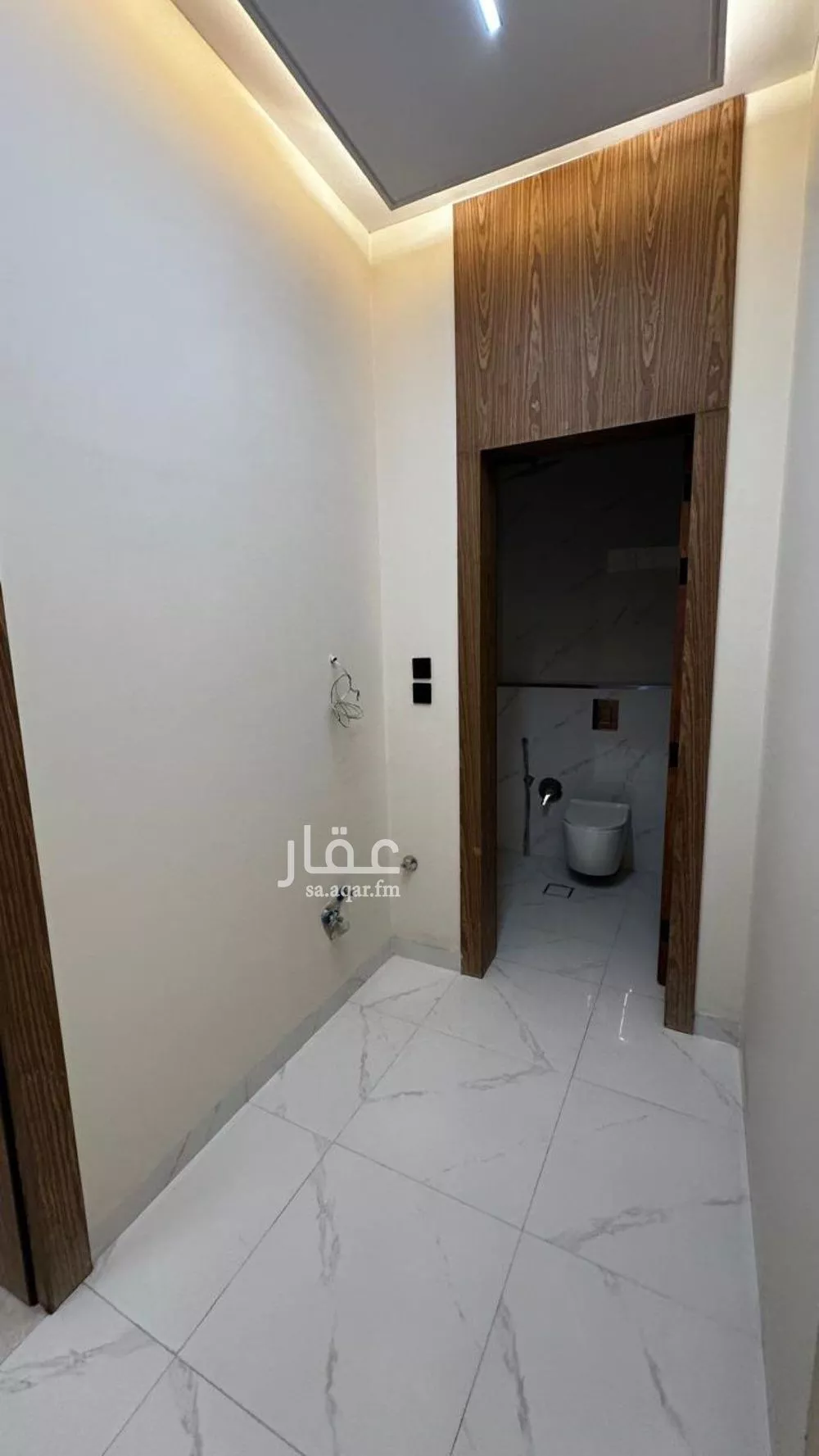 900 sqm building in Dhahrat Laban 4