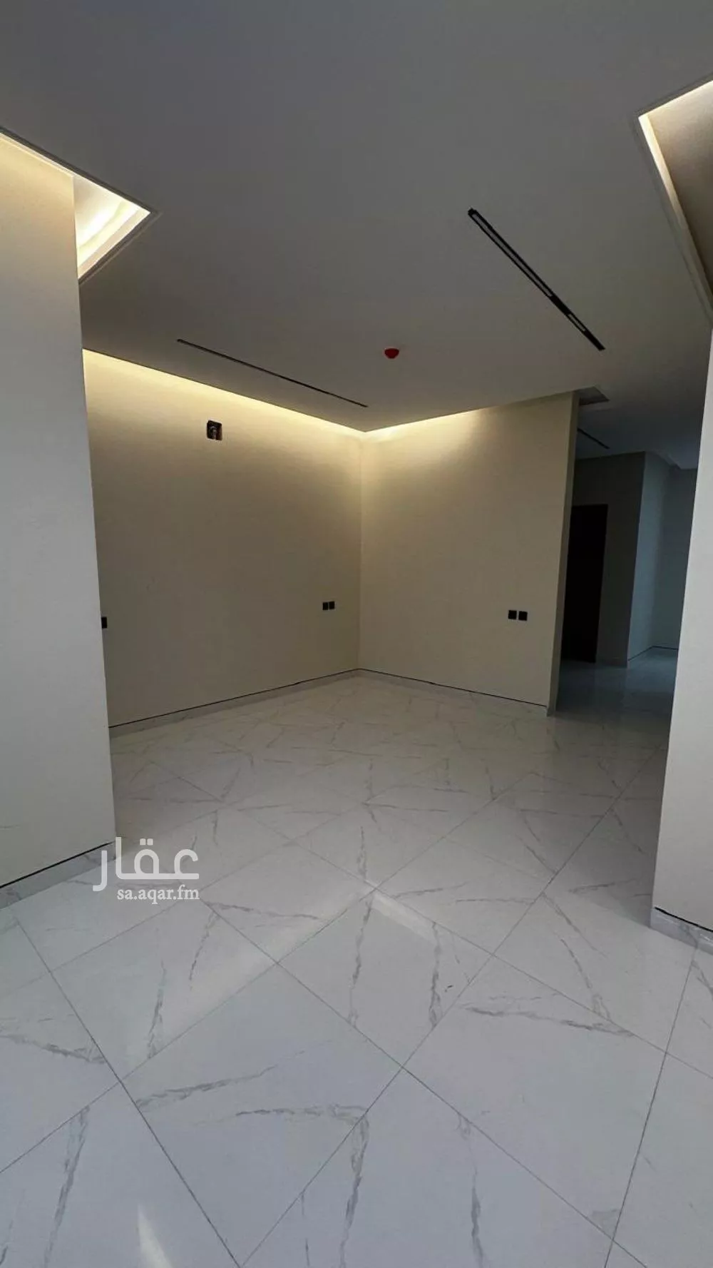 900 sqm building in Dhahrat Laban 9