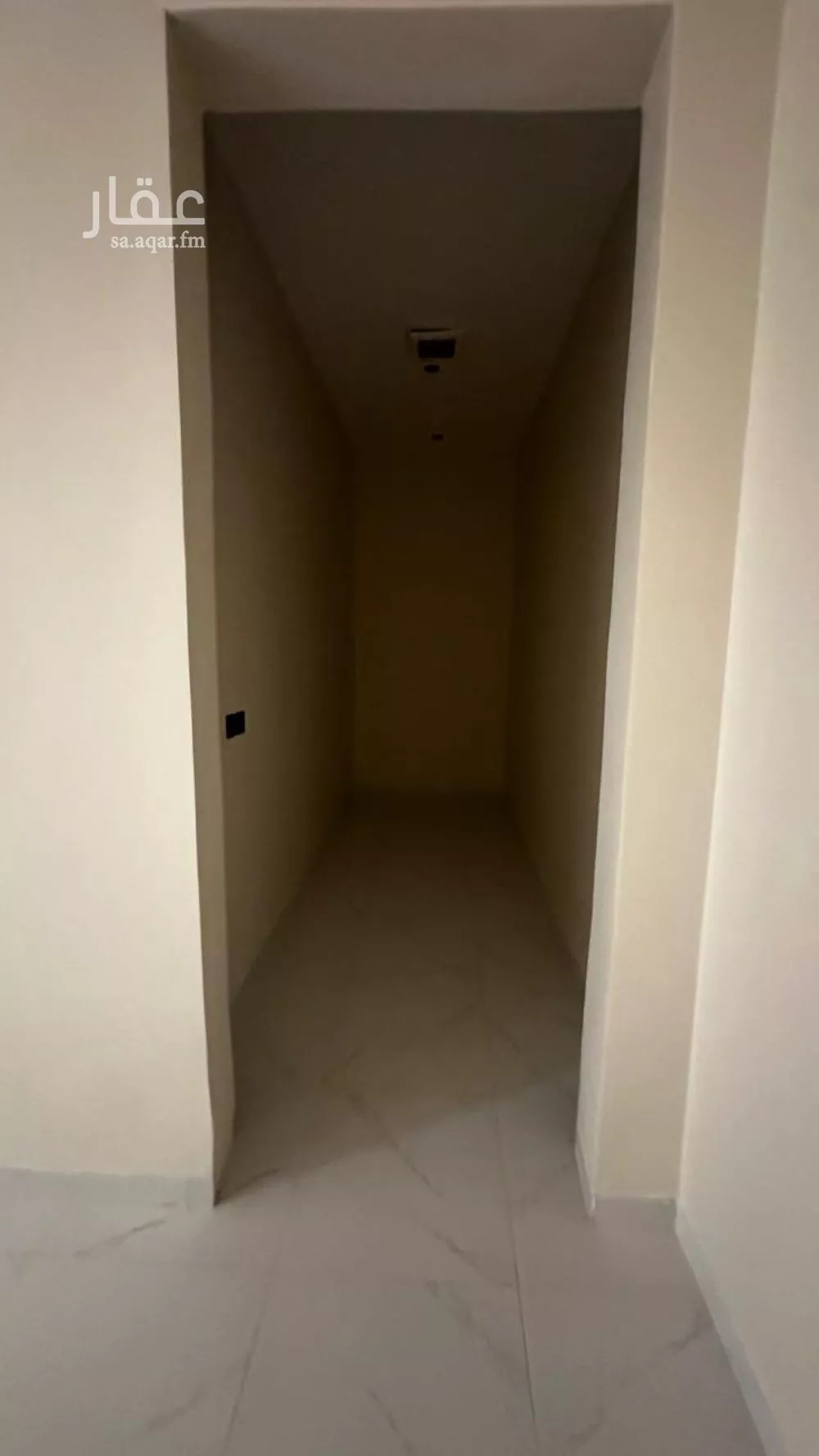 900 sqm building in Dhahrat Laban 10