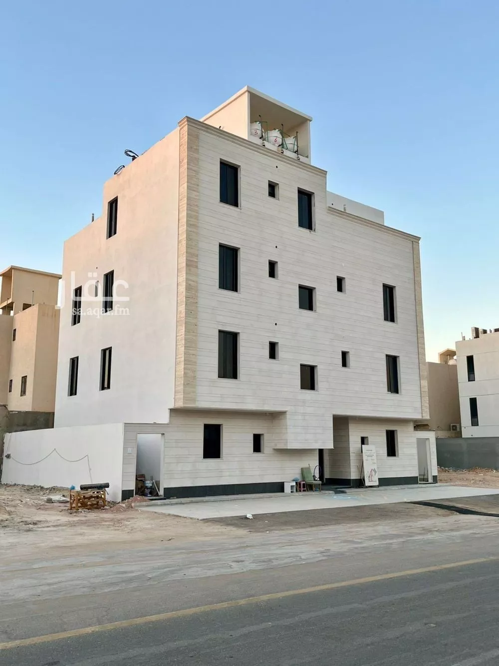 400 sqm building in Al Mahdiyyah 3
