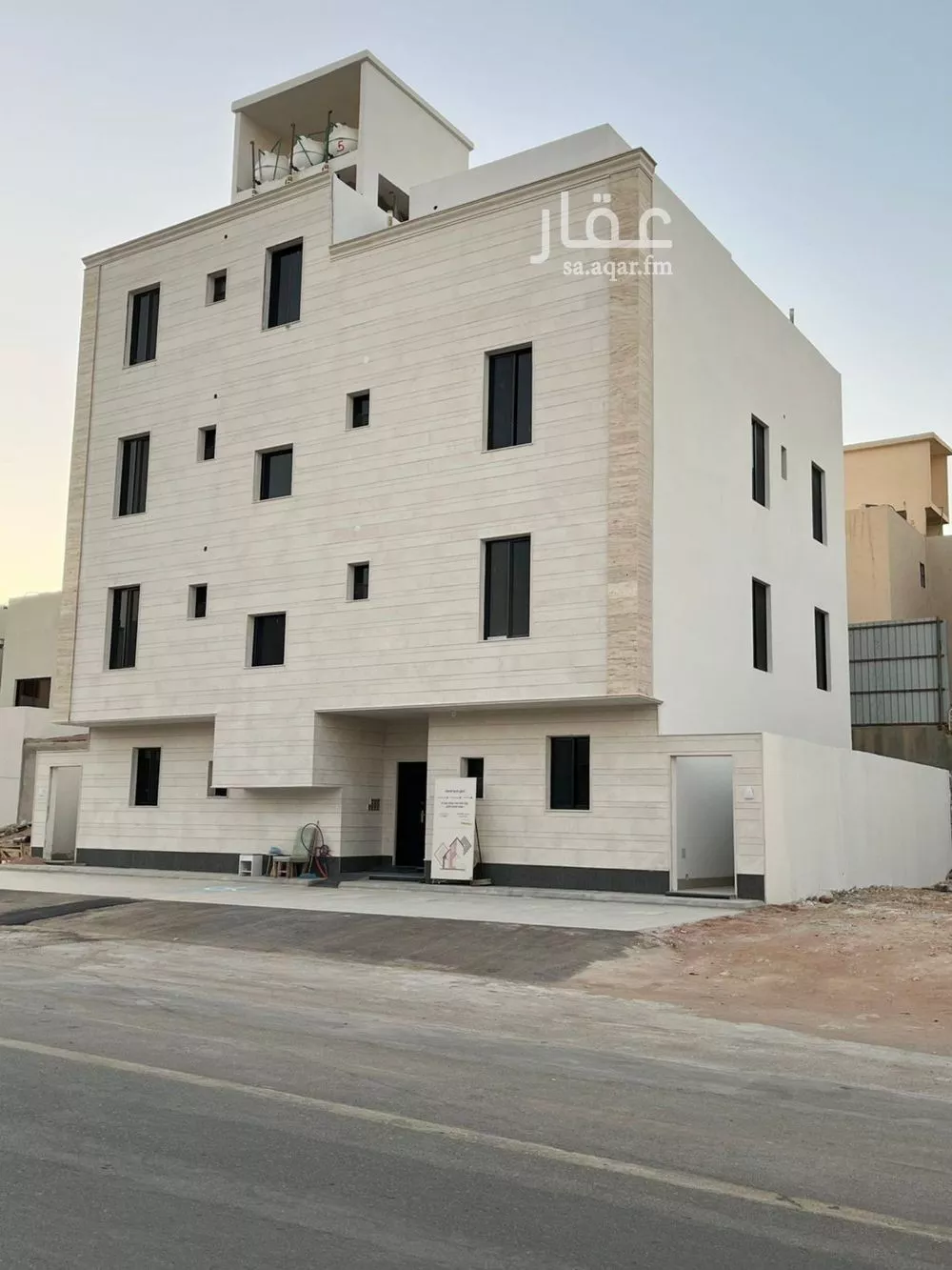 400 sqm building in Al Mahdiyyah 4