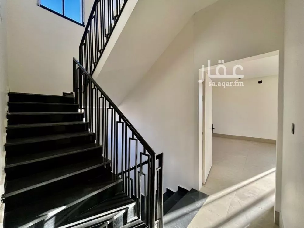 400 sqm building in Al Mahdiyyah 5